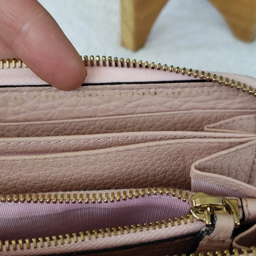 Valentino Garavani Rock stud zippy wallet 🔥 💕 - Picture 10 of 16